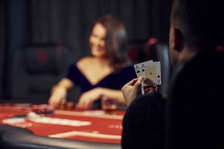Live blackjack table with professional croupier at indosattoto apk
